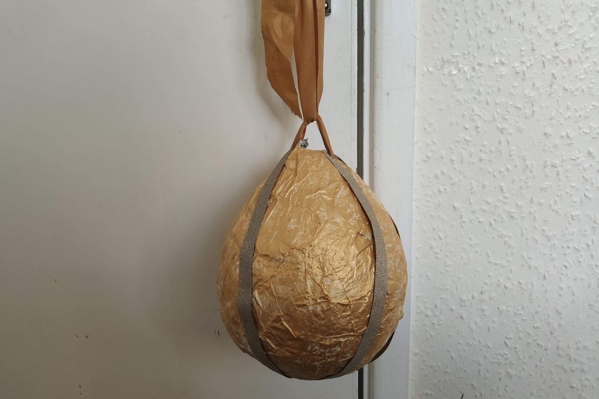 Monday Makes: Easter Egg Piñata