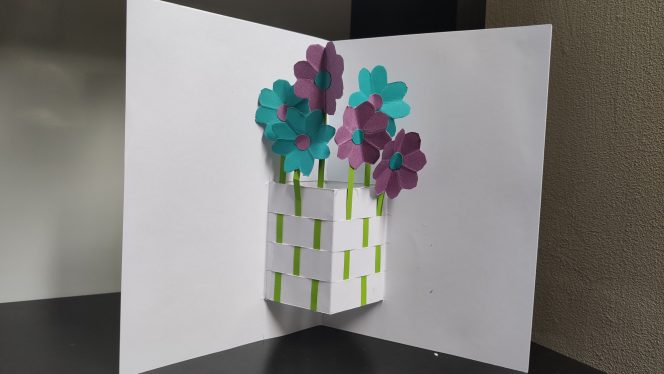 Monday Makes: Make your own pop-up flower card